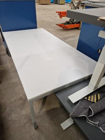 Tafel 240x120cm lichtgrijs/grijs niet verstelbaar gebruikt, Huis en Inrichting, Bureaus, Ophalen of Verzenden, Nieuw