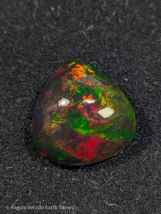 11,47 ct - Natuurlijke Ethiopische Edele Opaal – Donker, Verzamelen, Mineralen en Fossielen