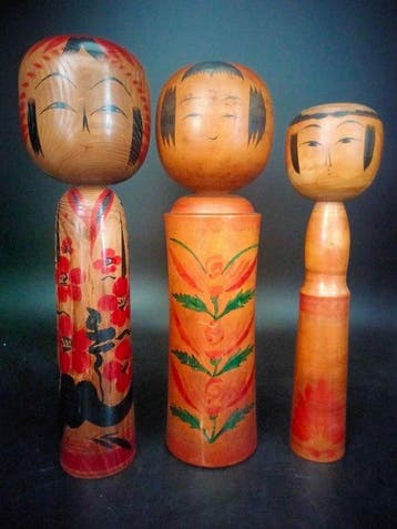 Beeldje (9) - Negen traditionele kokeshi in verschillende