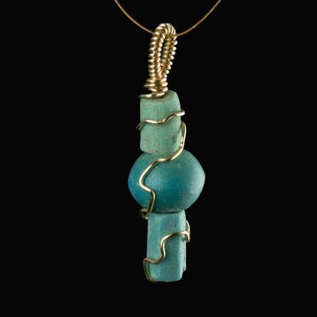 Oud-Romeins Pendant, met Romeinse turkoois glazen kralen