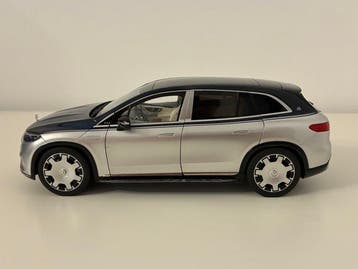 Mercedes Benz Dealer Edition 1:18 - Modelauto - Mercedes