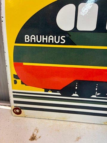 Bauhaus – Gestroomlijnde Trein – Emaille Designbord -, Nieuw
