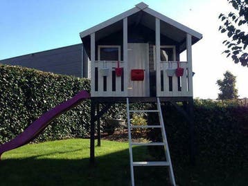 Houten speelhuisje Struisvogel | Met glijbaan mogelijk !, Kinderen en Baby's, Nieuw