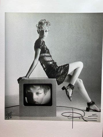 Bert Stern (1929–2013) - Bert Stern signed Famous Twiggy in