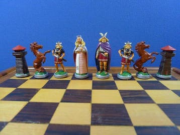 Jeu déchecs en plomb peint a la main -échiquier coffret a