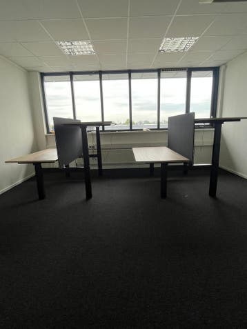 Refurbished Ahrend Duo Zit Sta Bureaus - Optie Tussenwand, Verzenden, In hoogte verstelbaar, Zo goed als nieuw