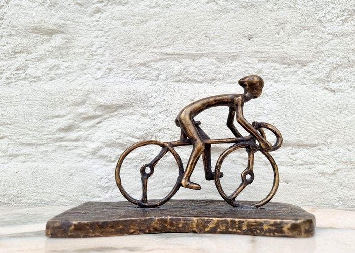 Beeldje - A biker - Brons, Antiek en Kunst, Kunst | Designobjecten