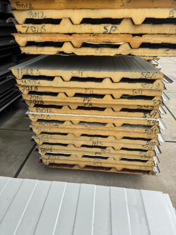 Sandwichpanelen, dakpanelen / isolatie panelen –grote stock, Verzenden