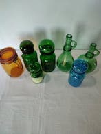 Lot de flacons et bocaux anciens en verre coloré – Vert,