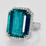 Bague - 18 carats Or blanc - 15.90ct. tw. Émeraude - Diamant