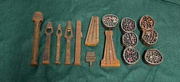 Outil (12) - Maroquinerie- Cuir, Antiquités & Art, Antiquités | Assiettes décoratives & Carrelages