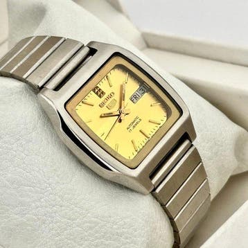 Seiko - Seiko 5 Automatic TV Case Day-Date - Zonder