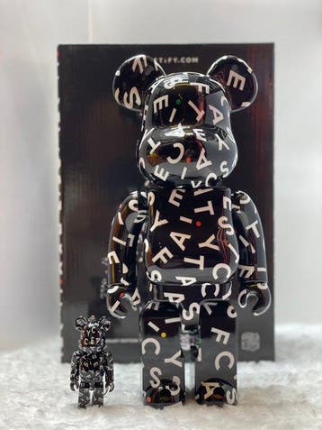 Medicom Toy - BE@RBRICK 400% & 100% CASETiFY 10th