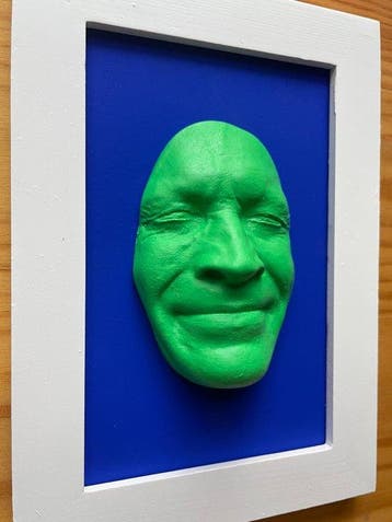gregos - Green light smile on blue background-White frame
