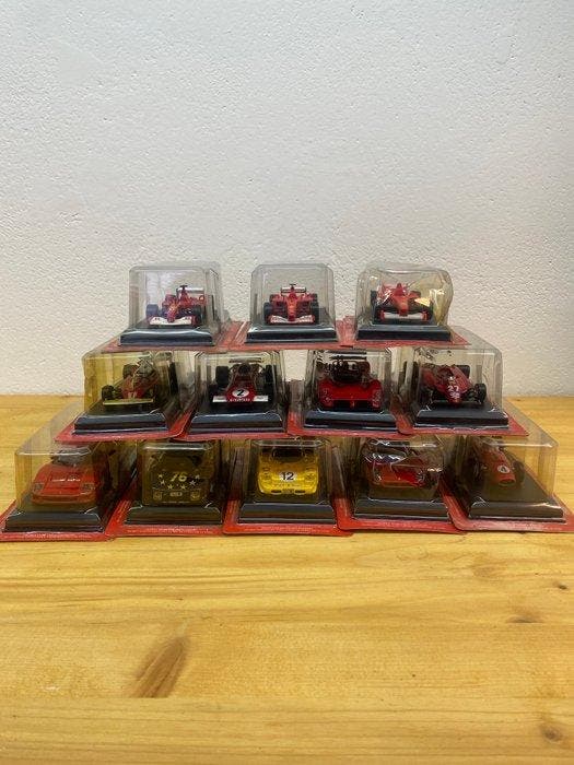 Altaya 1:43 - Modelauto (12) - Collezione assortita di, Hobby en Vrije tijd, Modelauto's | 1:5 tot 1:12