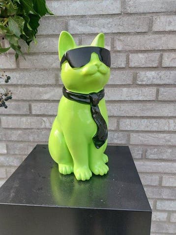 Beeld, green cat with tie and sunglasses - 29 cm - polyresin