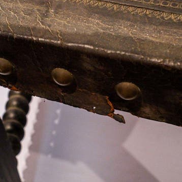 Chaise - Bois, cuir - Chaire patriarcale
