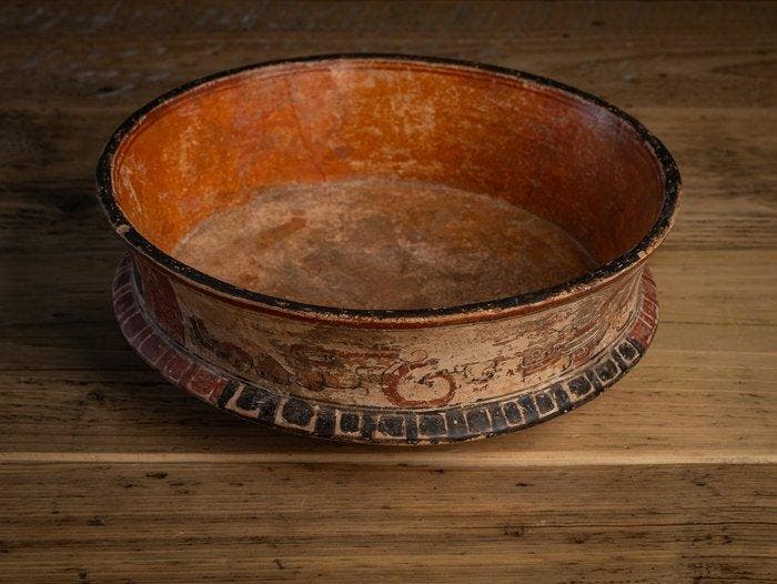 Maya Keramiek Grote kom met veelkleurige decoratieve band, Verzamelen, Mineralen en Fossielen