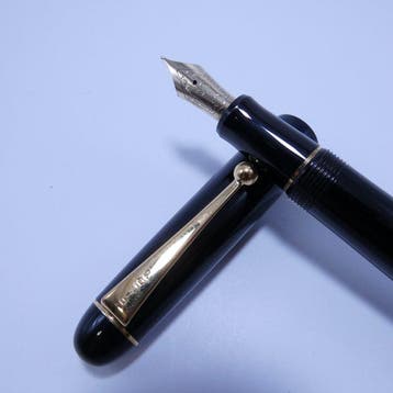 Pilot - Pilot Custom 74 Fountain Pen – Black & Gold – Japan, Nieuw