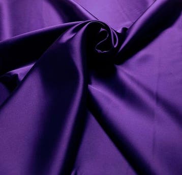 B549 - 550 x 140 cm - Fantastico Doppio raso Duchesse -