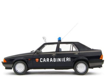 Laudoracing 1:18 - Berline miniature - Alfa Romeo 75 1.8, Nieuw