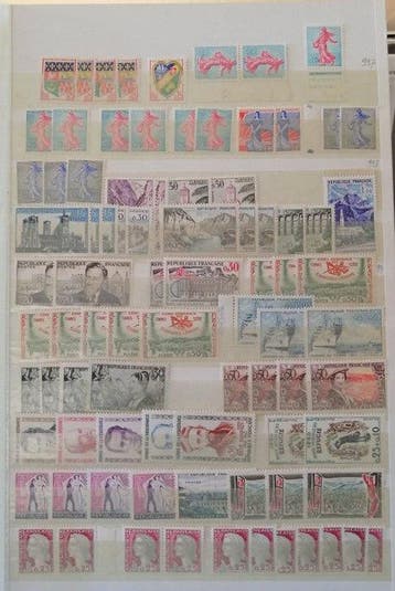 France - Important classeur de timbres neufs sans charnière.