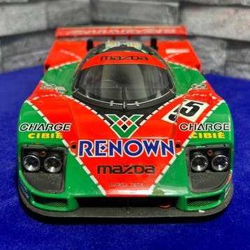 Autoart 1:18 - Model raceauto - AUTOart Signature Limited