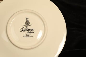 Royal Doulton - Eetservies (44) - The Romance Collection