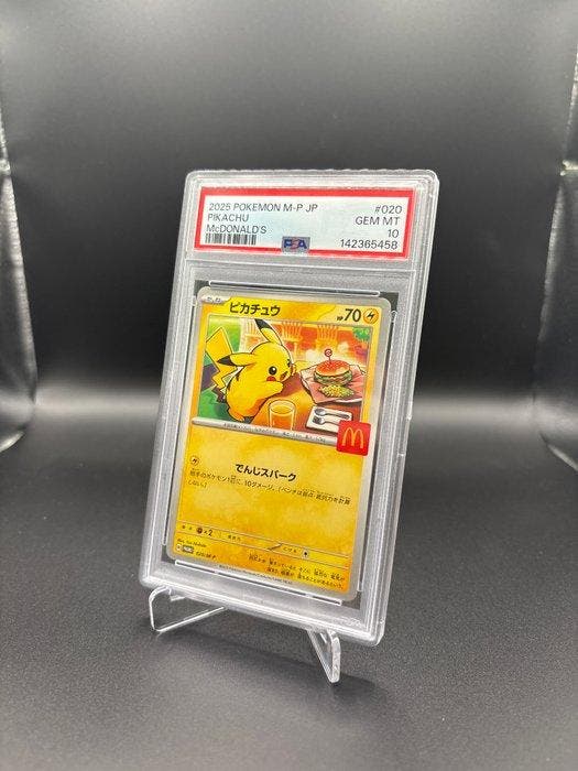 Pokémon - 1 Graded card Mcdonalds Burger Pikachu 020 - PSA, Hobby en Vrije tijd, Verzamelkaartspellen | Pokémon