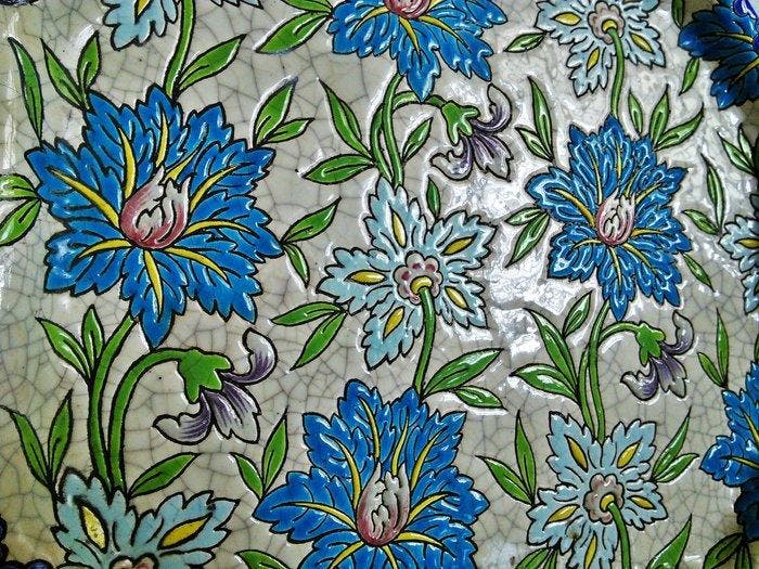 Plateau - Décoration en relief polychrome émaillé - Émail,, Antiek en Kunst, Kunst | Designobjecten