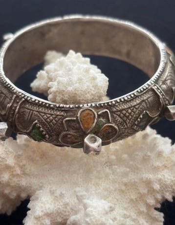 Bracelet berbère - Argent, émaillé - Maroc - Début du XXe, Antiquités & Art