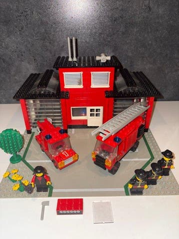 Lego Set - 6382 - Classic Town - Fire Station, Kinderen en Baby's, Speelgoed | Duplo en Lego, Nieuw