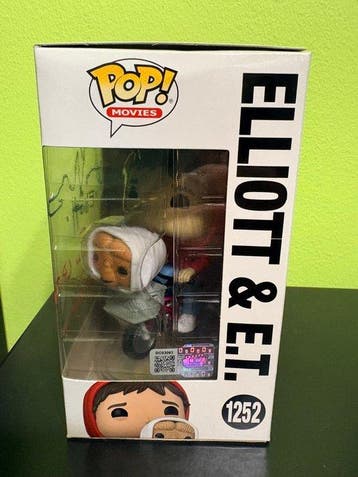 Funko - Funko Pop - Elliott & E.T. #1252 – Signed by Henry