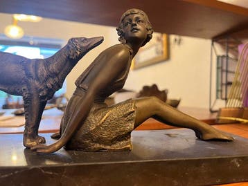 sculptuur, Vrouw en haar hond Barzoi - 12,7 cm - Brons,