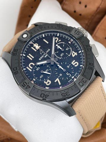 Breitling - Avenger B01 Chronograph 42 Night Mission -, Nieuw