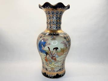 Hand Painted – Meiji Style – Fine Crackle Glaze – Excellent
