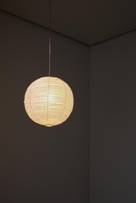 Isamu Noguchi - Lampe à suspendre - Bambou, Papier, Métal -, Antiek en Kunst, Antiek | Verlichting