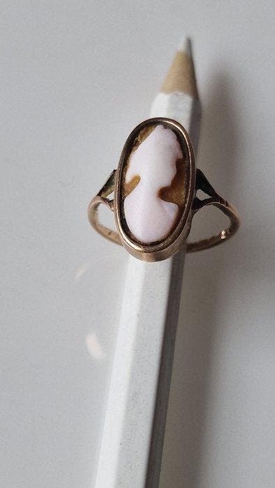 Zonder minimumprijs - Ring - 9 kt. Geel goud - Oude cameo, Handtassen en Accessoires, Ringen