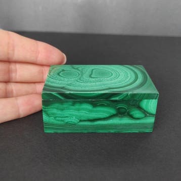 Malachite boîte - Hauteur : 2.5 cm - Largeur : 4 cm- 130 g -, Antiquités & Art