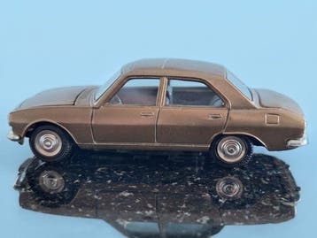 Dinky Toys 1:43 - Voiture miniature - Peugeot 504 Nr. 1422 -, Hobby en Vrije tijd, Nieuw