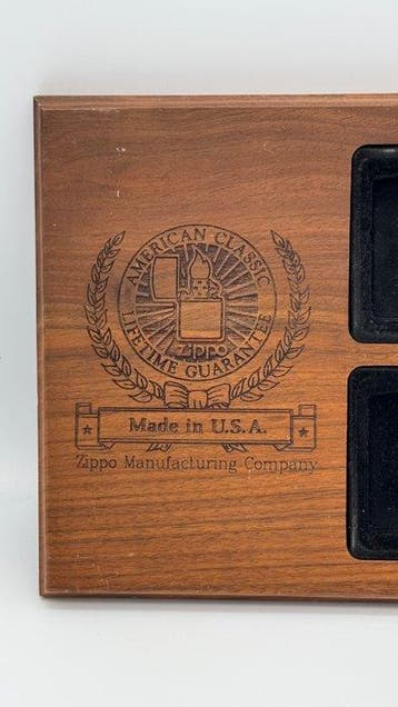 Zippo - Zippo wall display case for 6 lighters: wooden, Nieuw