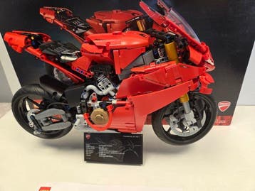Lego Set - 42202 - Technic - LEGO Technic Ducati Panigale V4, Nieuw