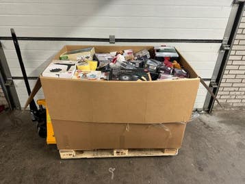 Veiling - Mixpallet BOMVOL met overstock (ca. 400 stuks) All