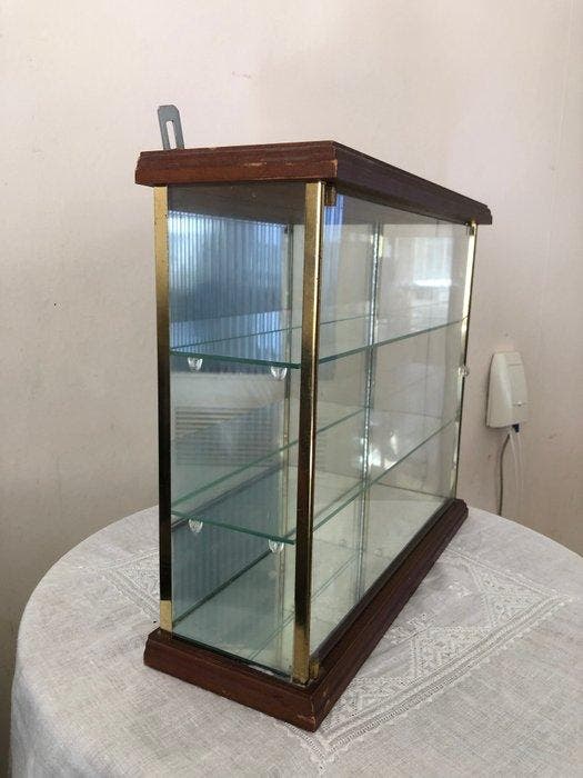 Vitrinekast - Glas, Messing, Hout, Antiek en Kunst, Kunst | Designobjecten