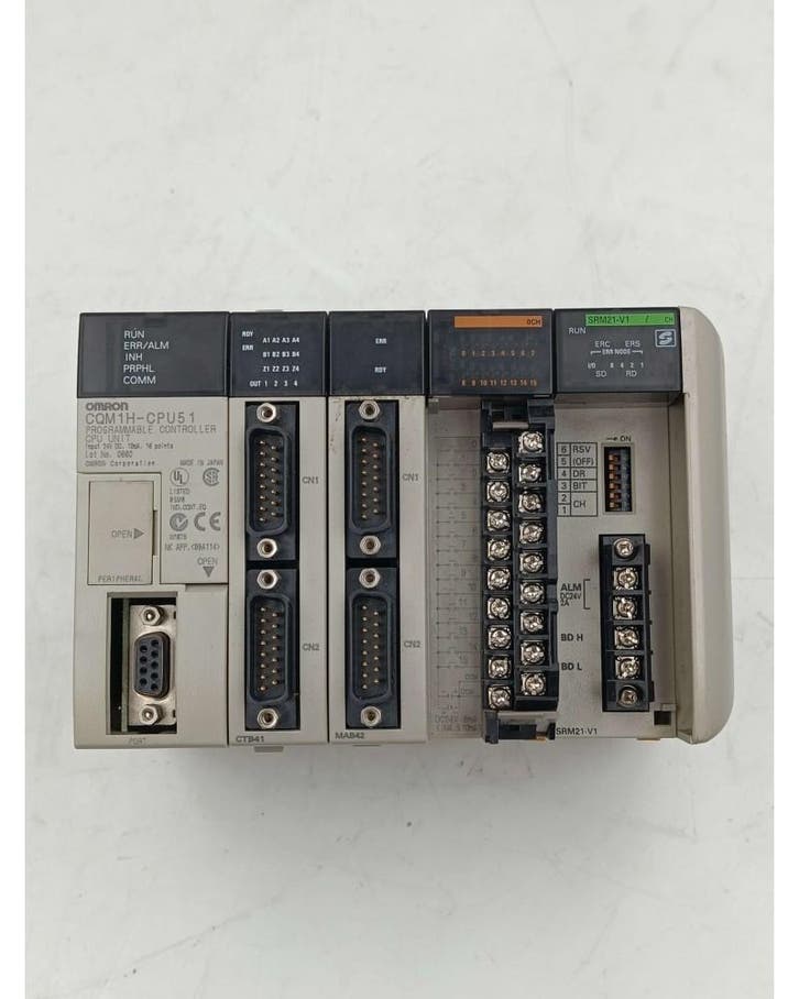 Omron - programmeerbare controller CPU UNIT, Articles professionnels, Machines & Construction | Travail du bois, Envoi