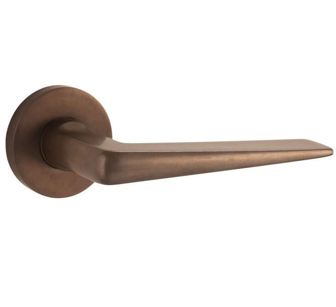 Deurklink op geveerd rozet Wig/Vivo messing antiek brons, Doe-het-zelf en Bouw, Overige Doe-Het-Zelf en Bouw, Nieuw