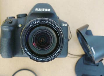Fuji Fujifilm XS-1 bridge compact digital camera zoom