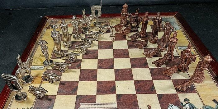 Schaakspel - Guerras Napoleónicas - zink, koper, hout, Antiek en Kunst, Curiosa en Brocante