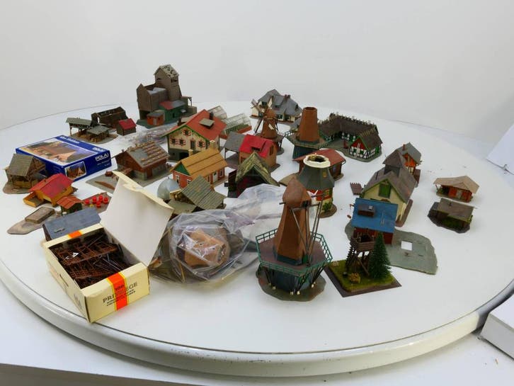 Schaal H0 assoriment Landelijk - molens - gebouwen #2791, Hobby en Vrije tijd, Modeltreinen | H0, Brug, Tunnel of Gebouw, Gebruikt