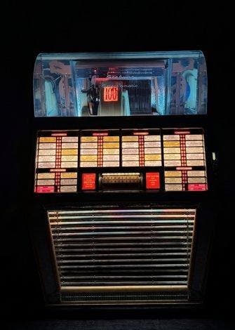 SEEBURG - M100B Jukebox